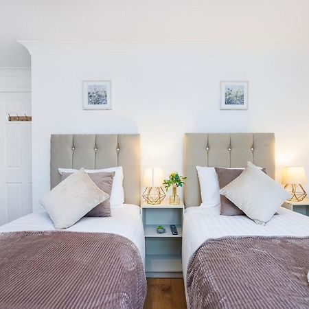 Lovely 2 Bd Hse With Parking Near Excel 伦敦 外观 照片