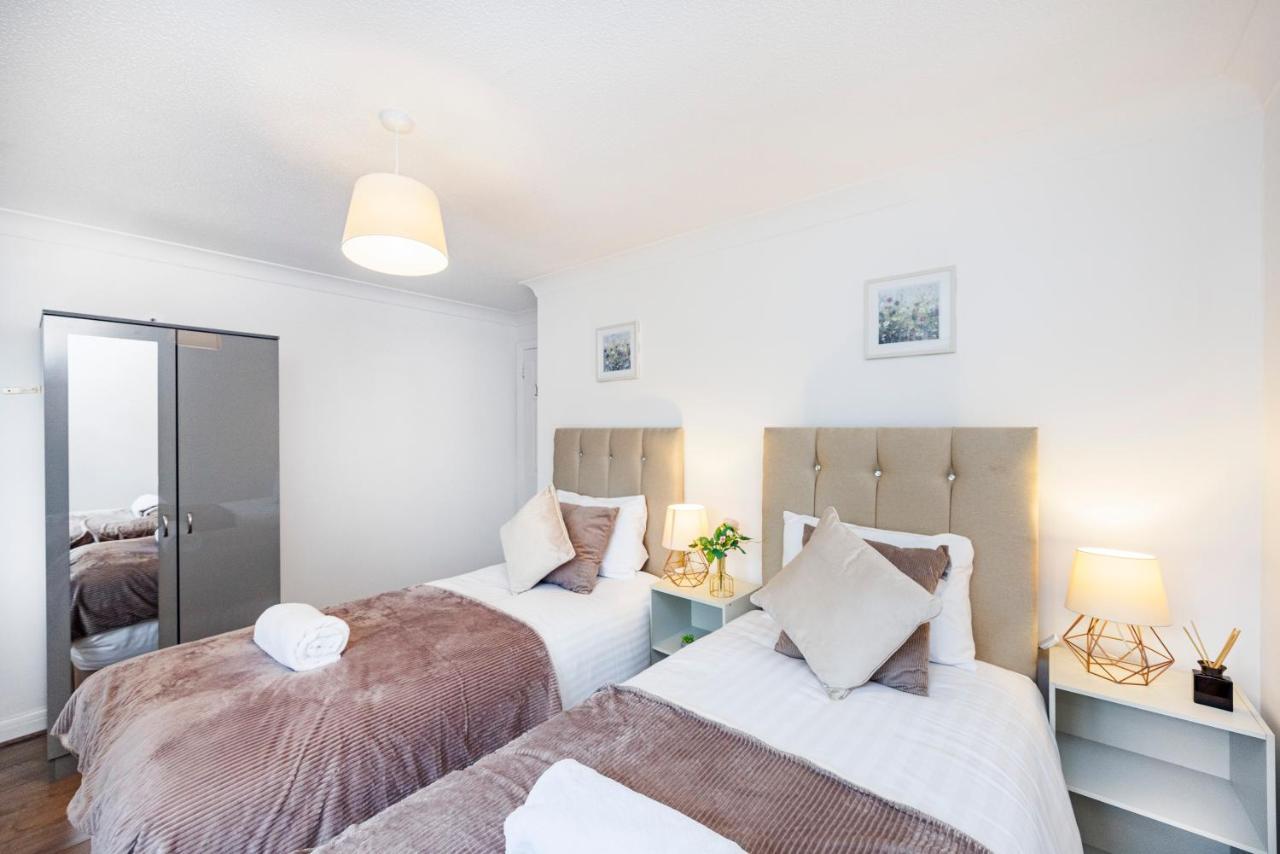 Lovely 2 Bd Hse With Parking Near Excel 伦敦 外观 照片