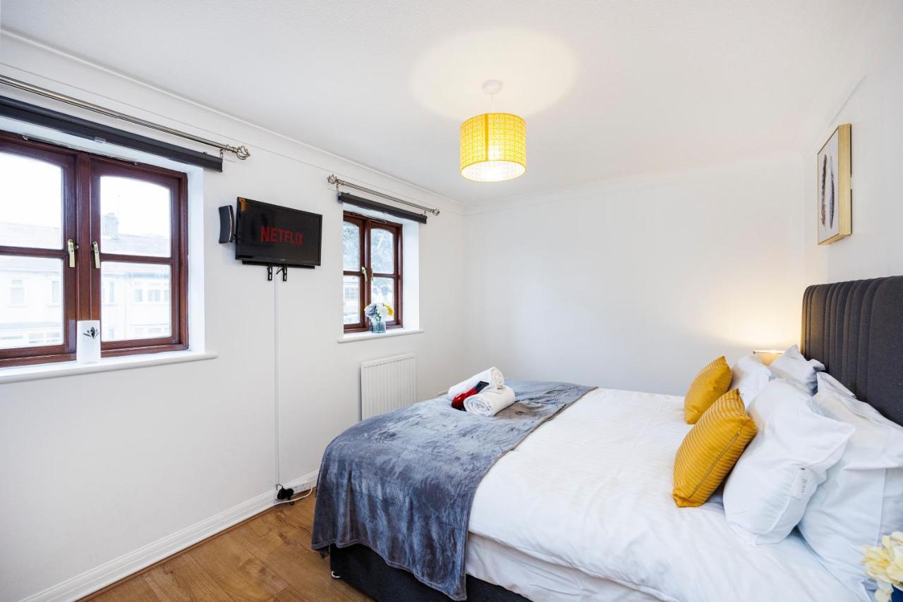 Lovely 2 Bd Hse With Parking Near Excel 伦敦 外观 照片